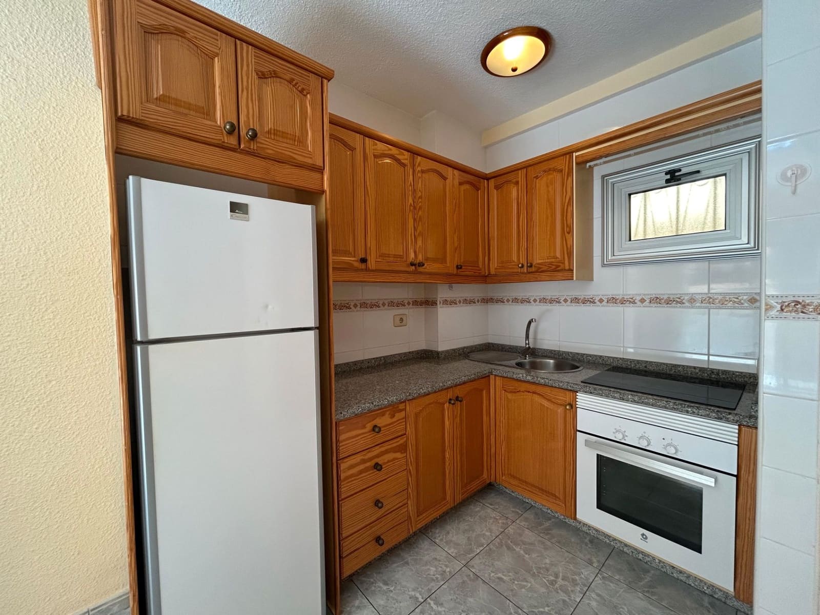 Apartamento de 1 habitación en Arona en venta con piscina garaje - 250.000 € (Ref: 9221418)