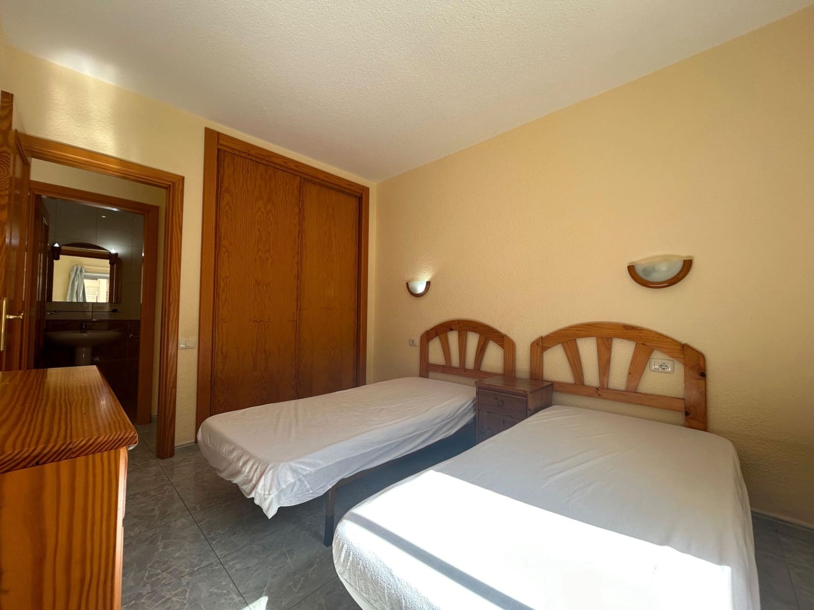 Apartamento de 1 habitación en Arona en venta con piscina garaje - 250.000 € (Ref: 9221418)