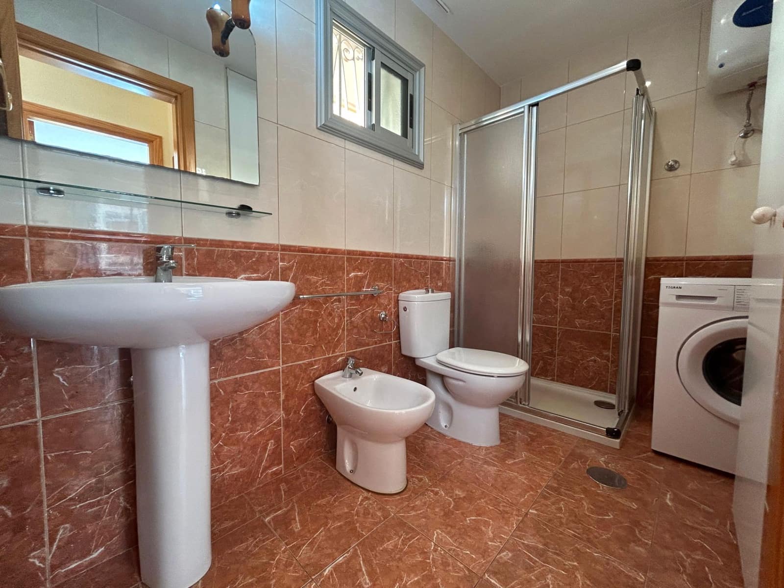 Apartamento de 1 habitación en Arona en venta con piscina garaje - 250.000 € (Ref: 9221418)