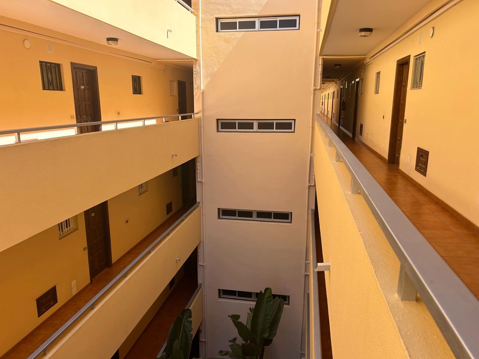 Apartamento de 1 habitación en Arona en venta con piscina garaje - 250.000 € (Ref: 9221418)