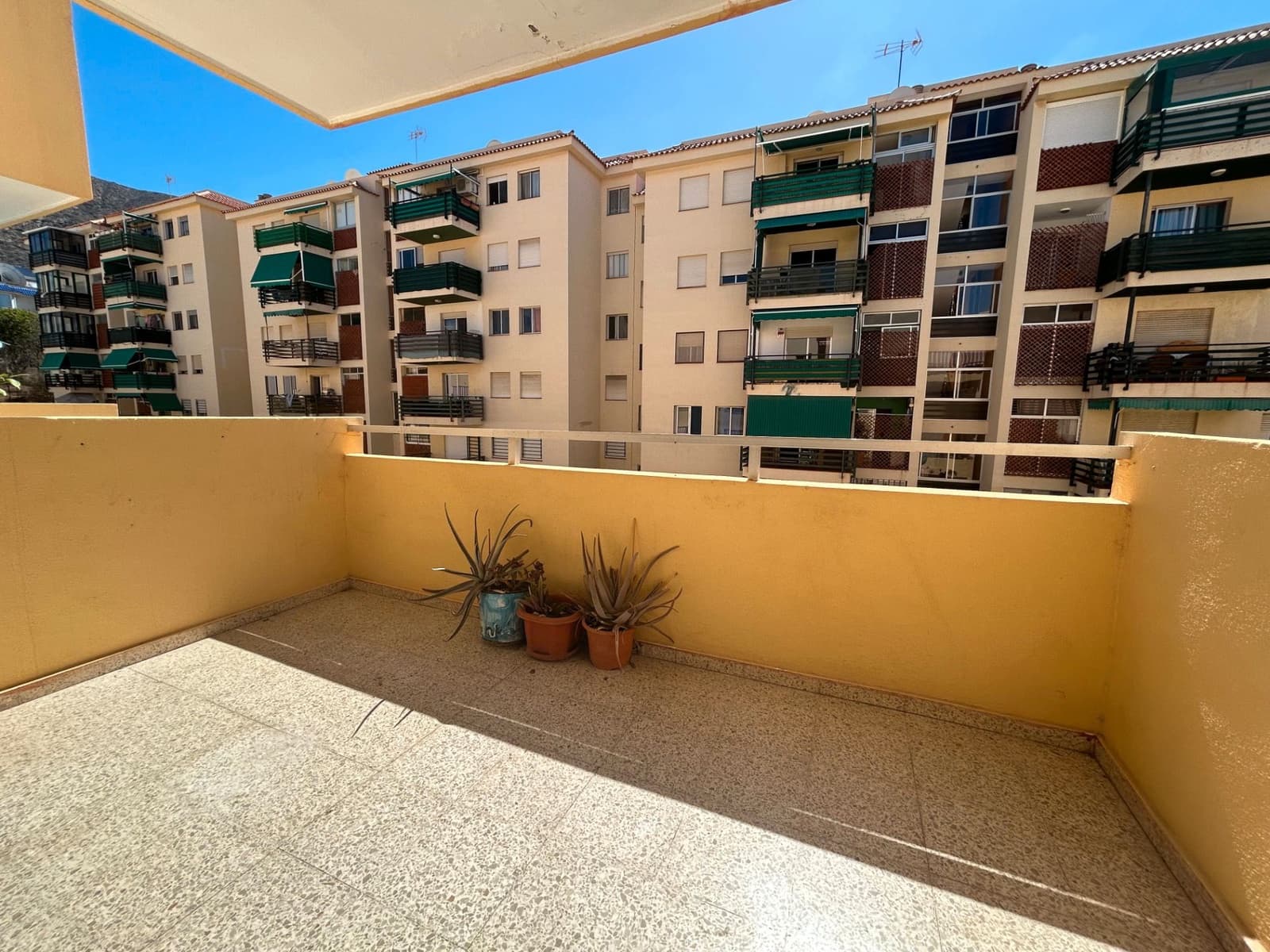 Apartamento de 1 habitación en Arona en venta con piscina garaje - 225.000 € (Ref: 9221419)