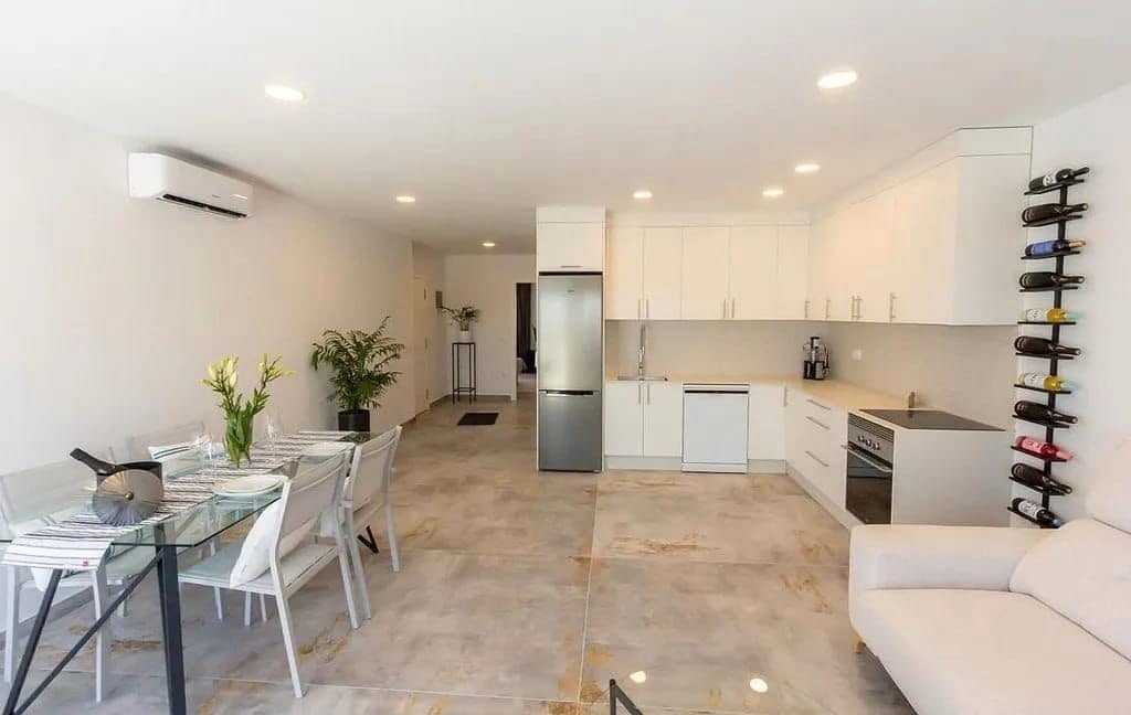 2 bedroom Apartment for sale in Arona - € 249,000 (Ref: 9314510)