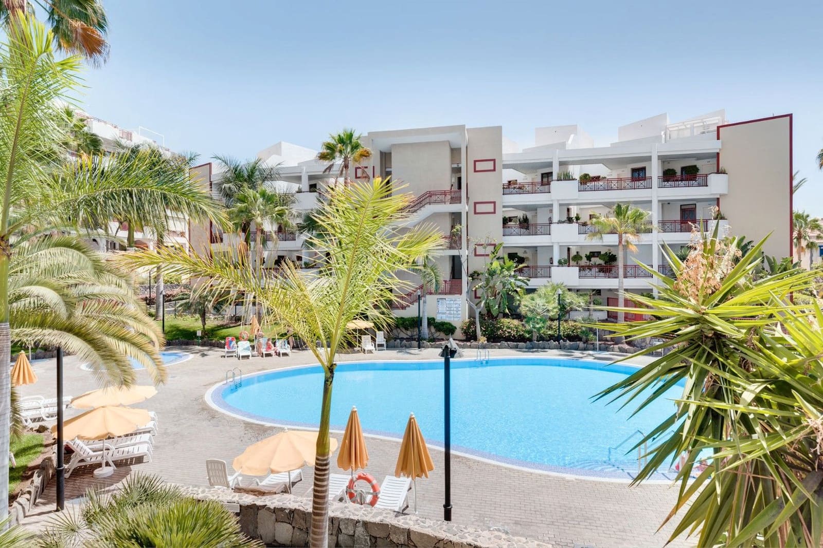 2 bedroom Apartment for sale in Arona with pool garage - € 359,000 (Ref: 9414955)