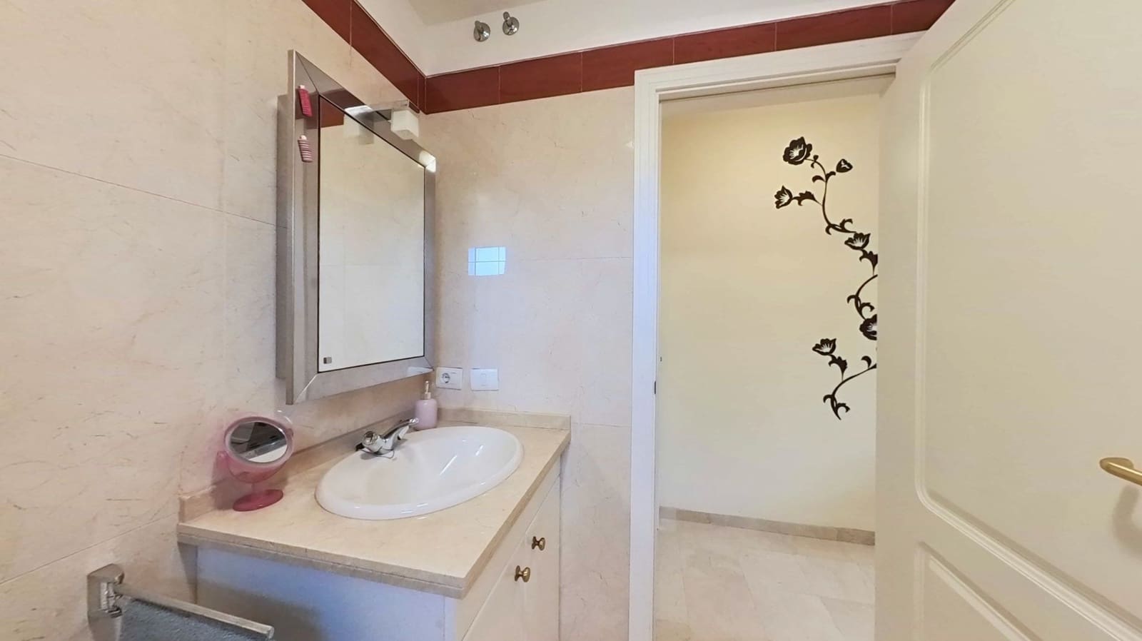 2 bedroom Apartment for sale in Arona with pool garage - € 359,000 (Ref: 9414955)