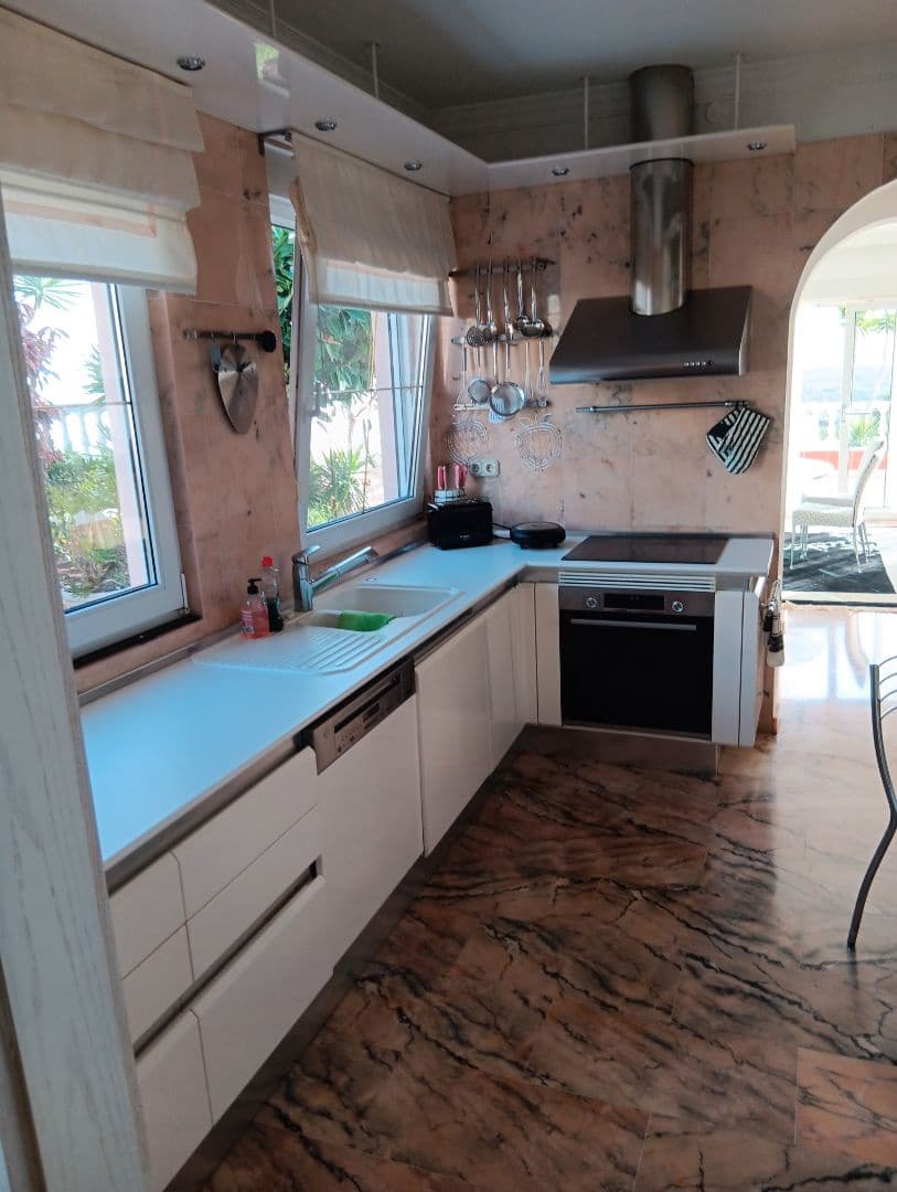 3 soverom Villa til salgs i Arona med svømmebasseng - € 990 000 (Ref: 9447301)