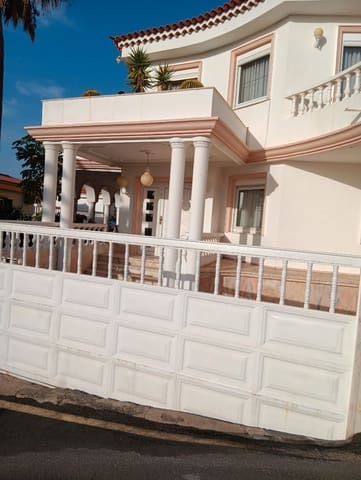 3 makuuhuone Huvila myytävänä paikassa Chayofa, Arona mukana uima-altaan - 990 000 € (Ref: 9447301)