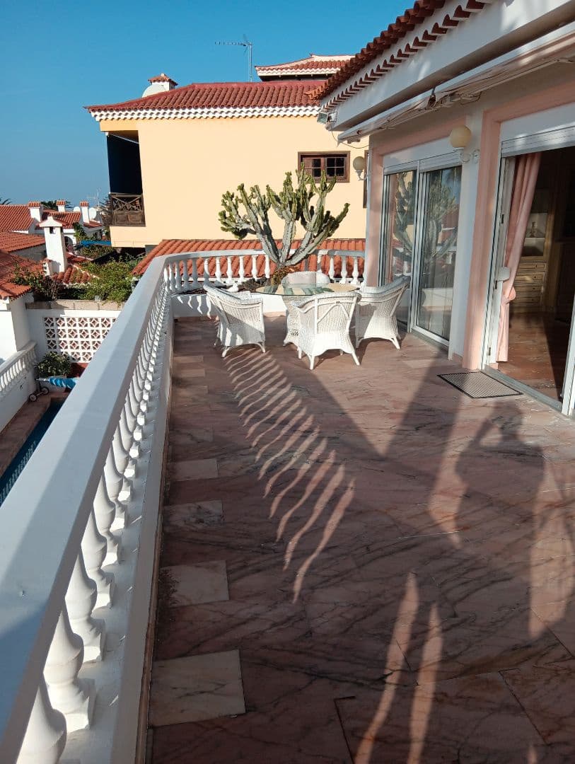 3 soverom Villa til salgs i Arona med svømmebasseng - € 990 000 (Ref: 9447301)