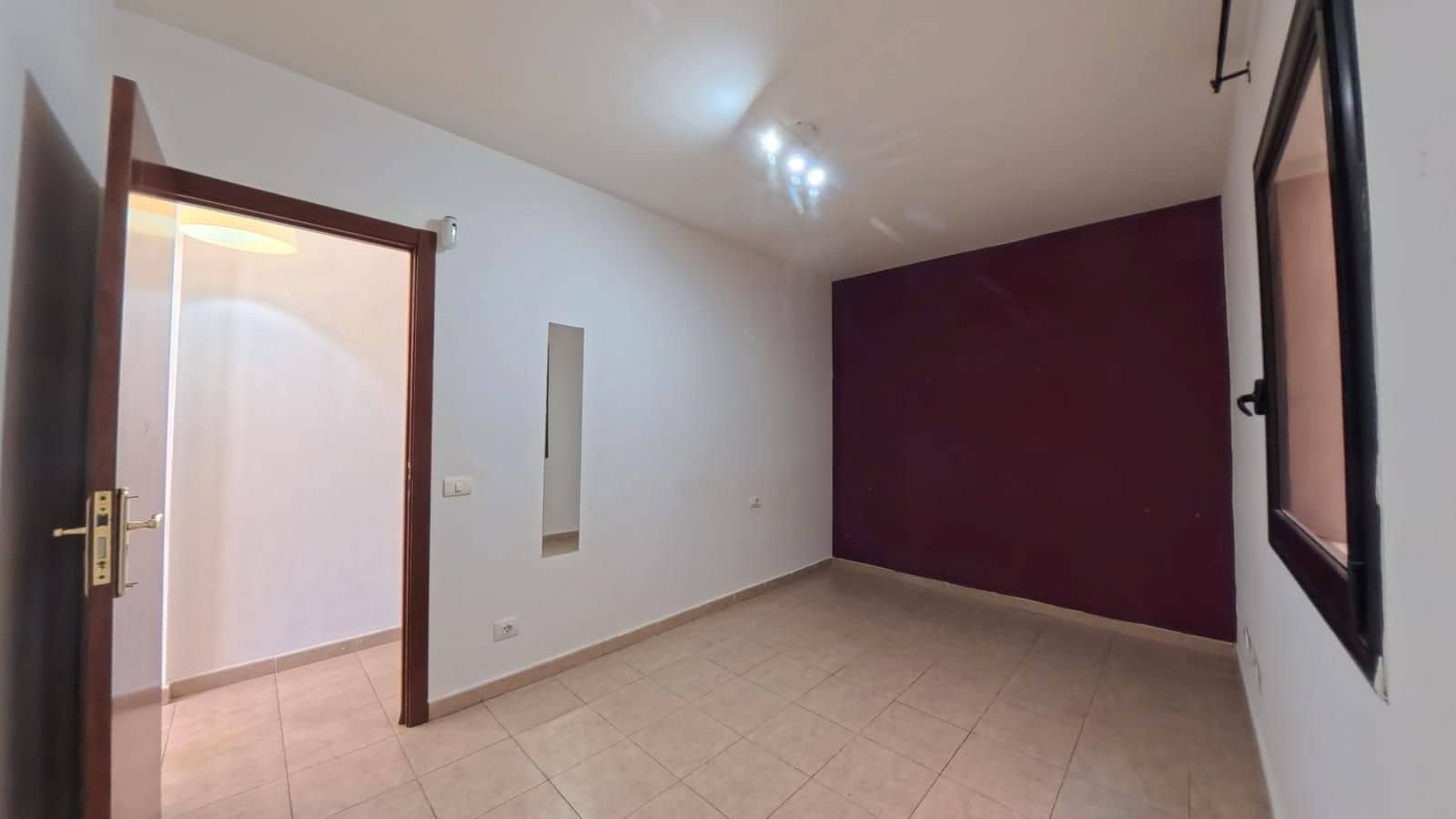 2 bedroom Flat for sale in Granadilla de Abona with garage - € 195,000 (Ref: 9550285)