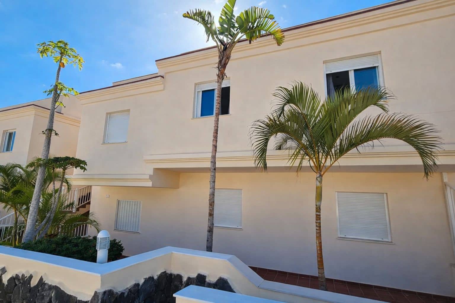 2 bedroom Apartment for sale in Arona with pool - € 320,000 (Ref: 9635128)