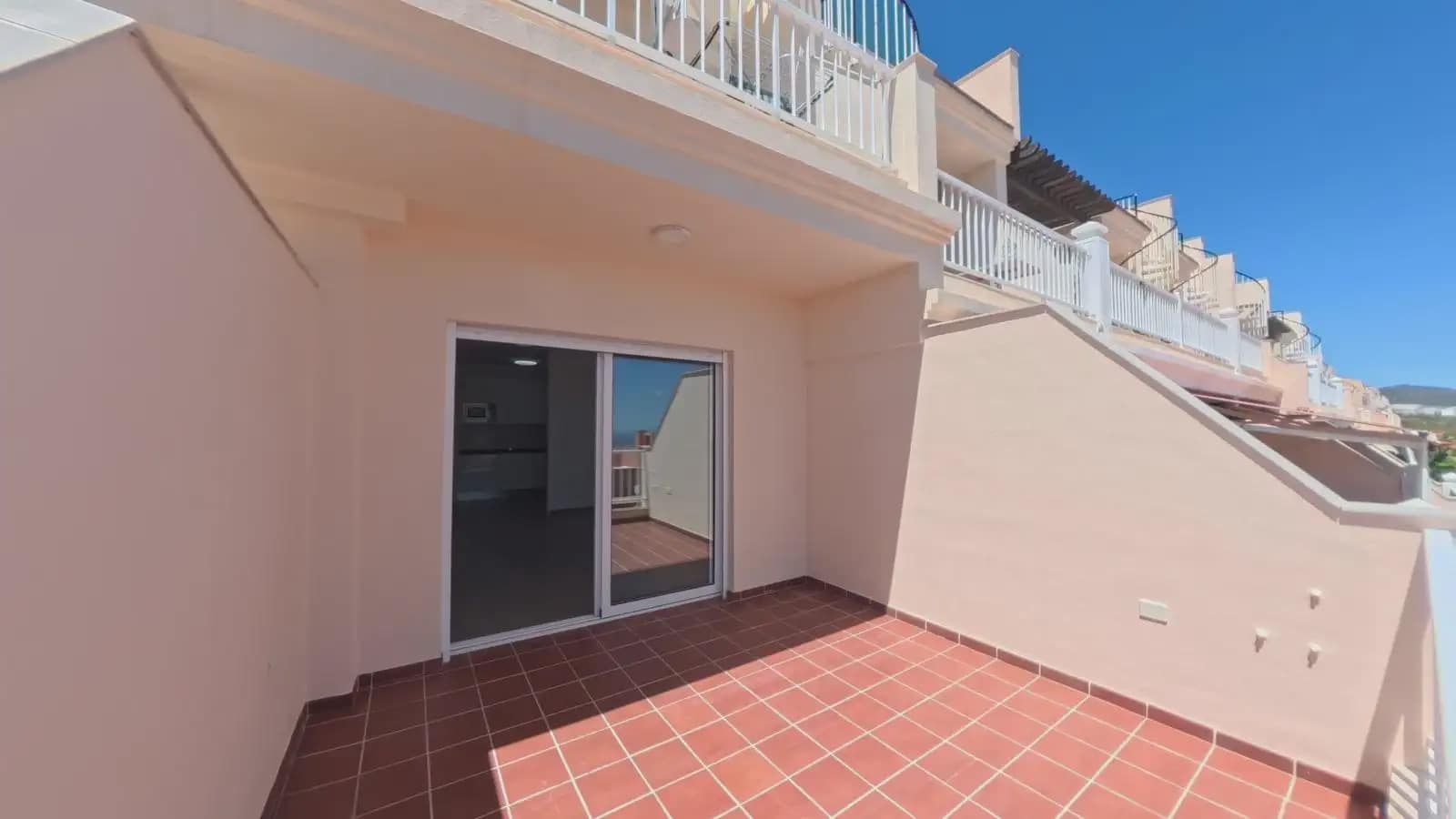2 soverom Leilighet til salgs i Arona med svømmebasseng - € 320 000 (Ref: 9635128)