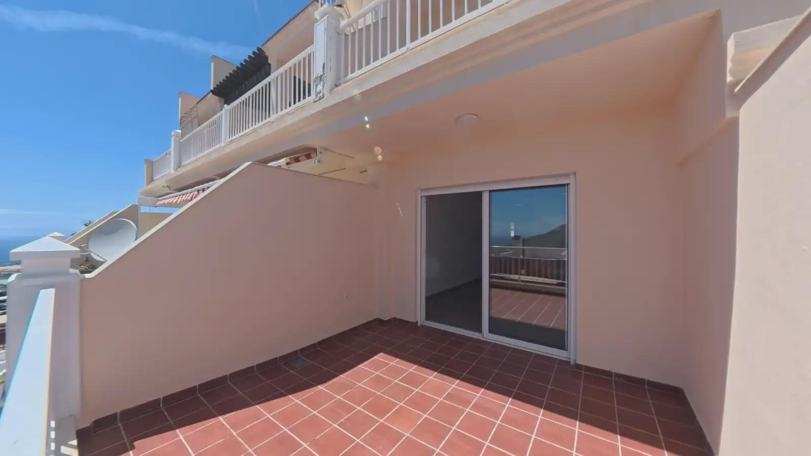 2 soverom Leilighet til salgs i Arona med svømmebasseng - € 320 000 (Ref: 9635128)
