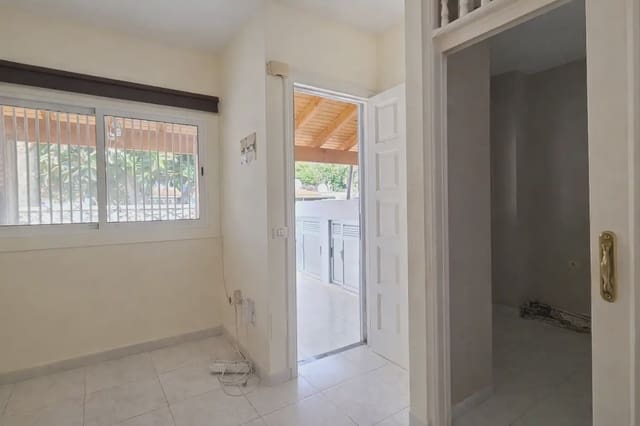 1 soverom Leilighet til salgs i Costa del Silencio, Arona med svømmebasseng - € 165 000 (Ref: 9793659)