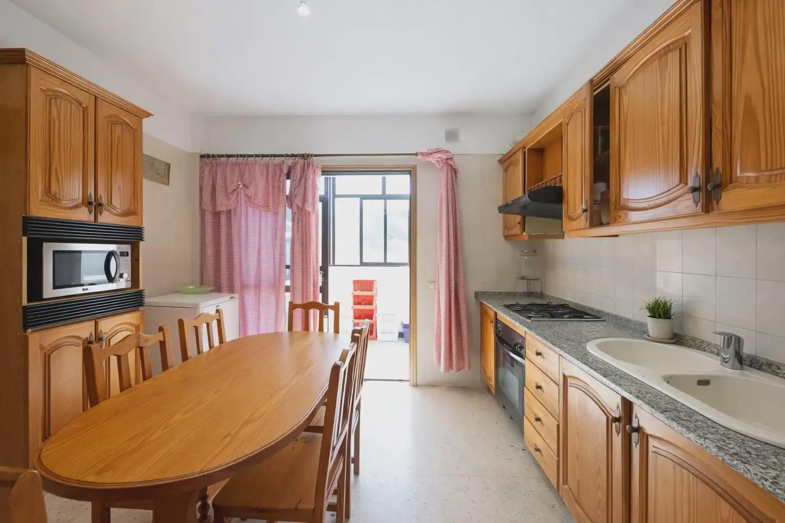 4 soveværelse Semi-Rækkehus til salg i Granadilla de Abona - € 345.000 (Ref: 9793660)