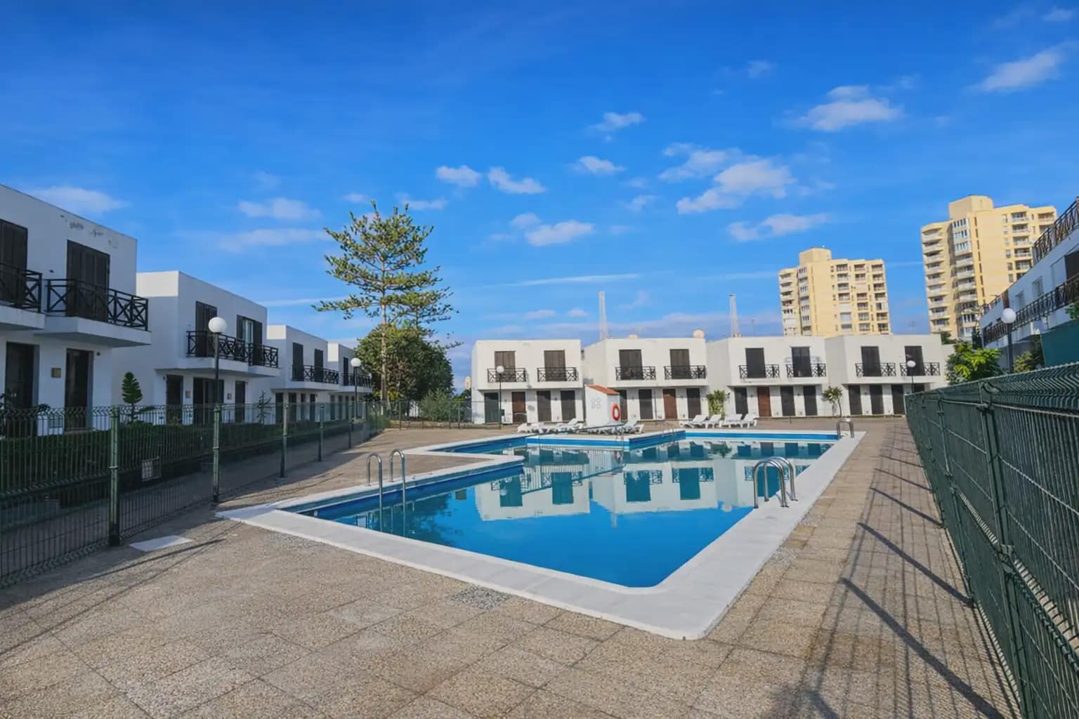 2 sypialnia Dom blizniak na sprzedaż w Arona z basenem - 415 000 € (Ref: 9793661)