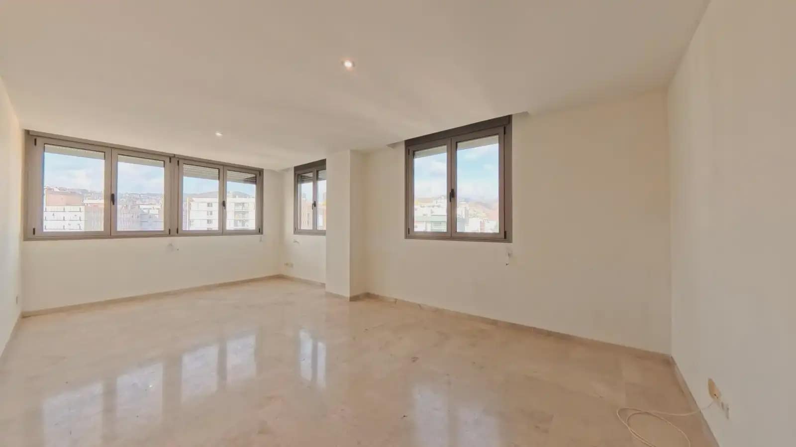 3 slaapkamer Penthouse te koop in Santa Cruz de Tenerife met garage - € 529.100 (Ref: 9874011)