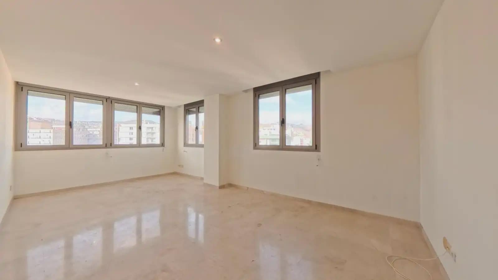 3 slaapkamer Penthouse te koop in Santa Cruz de Tenerife met garage - € 529.100 (Ref: 9874011)