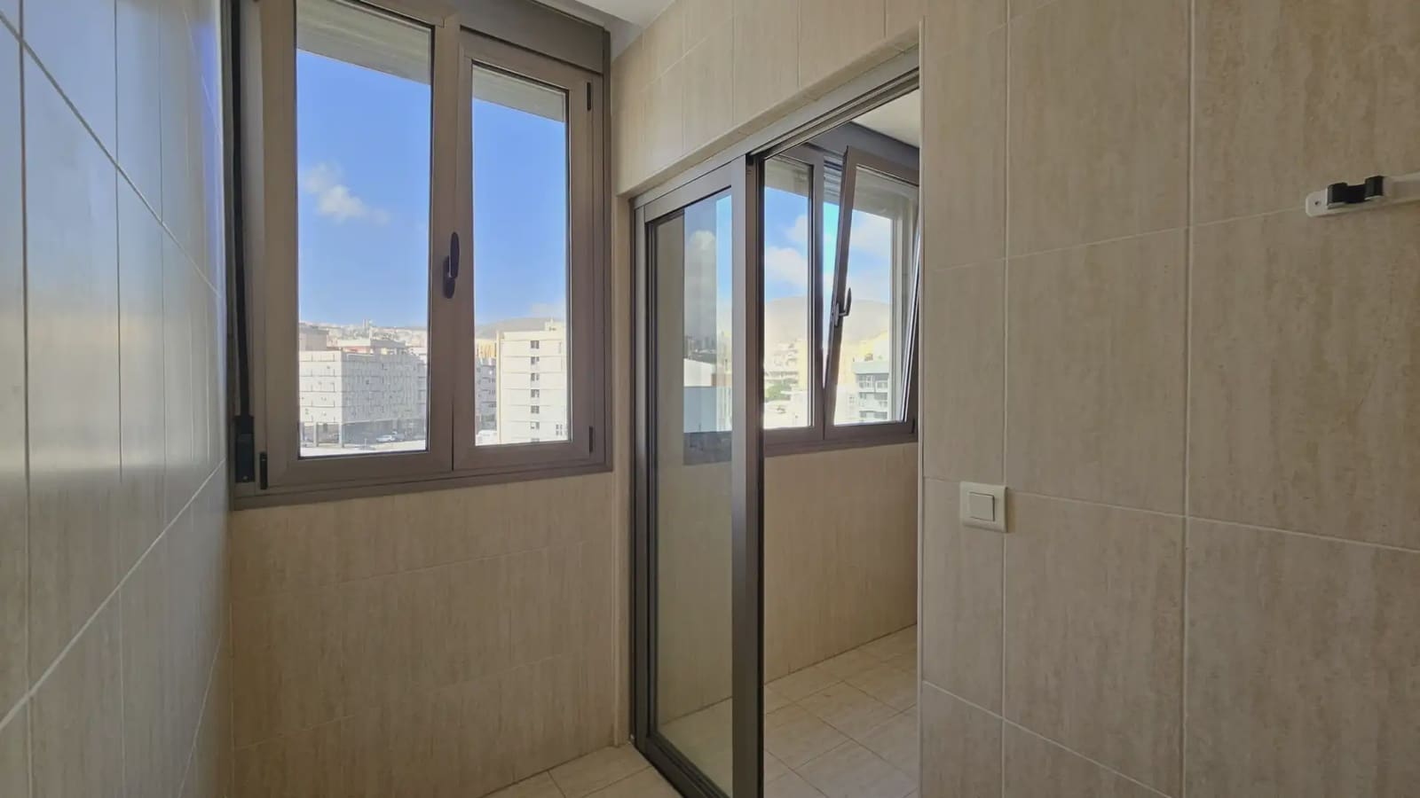 3 slaapkamer Penthouse te koop in Santa Cruz de Tenerife met garage - € 529.100 (Ref: 9874011)