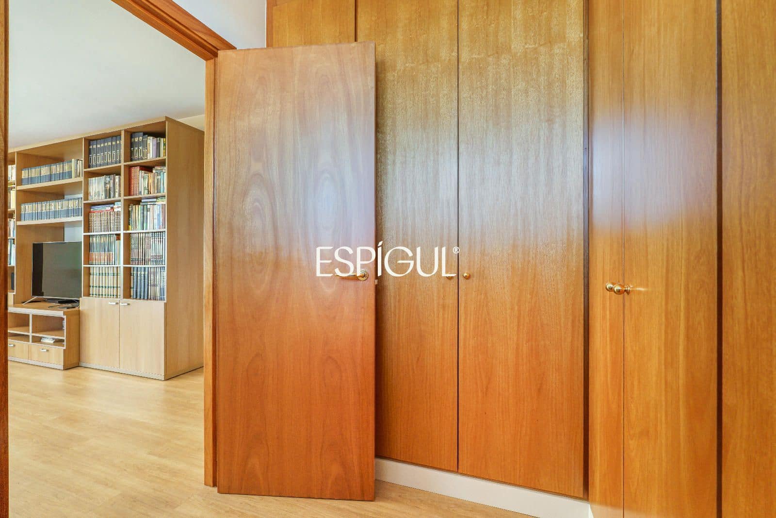 4 bedroom Flat for sale in Caldes de Malavella with garage - € 449,000 (Ref: 10015939)