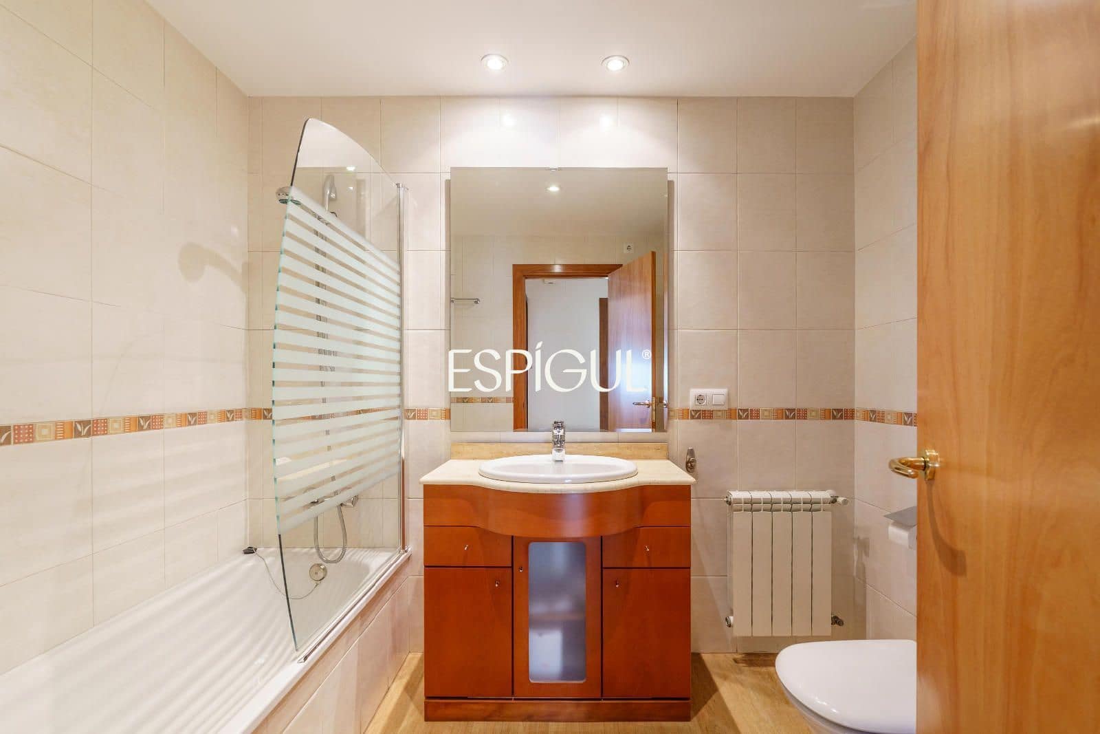 4 bedroom Flat for sale in Caldes de Malavella with garage - € 449,000 (Ref: 10015939)