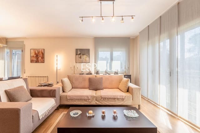 4 bedroom Flat for sale in Caldes de Malavella with garage - € 449,000 (Ref: 10015939)