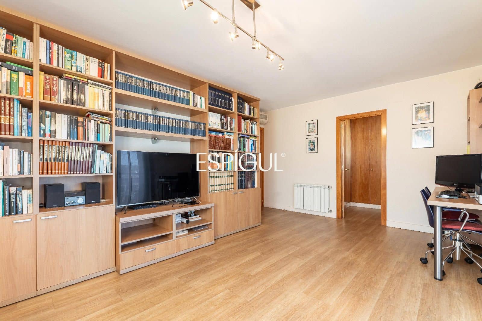 4 bedroom Flat for sale in Caldes de Malavella with garage - € 449,000 (Ref: 10015939)
