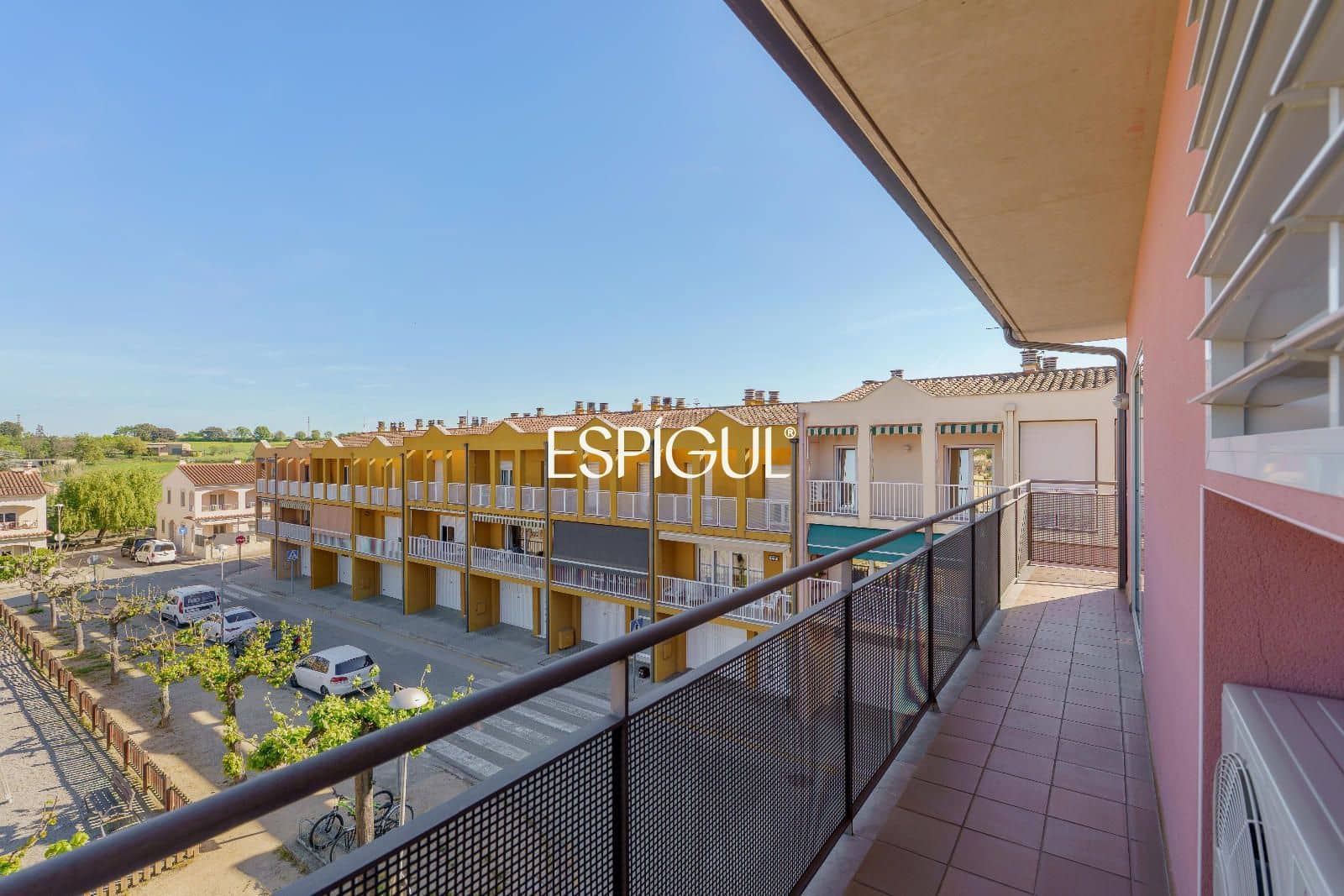4 bedroom Flat for sale in Caldes de Malavella with garage - € 449,000 (Ref: 10015939)