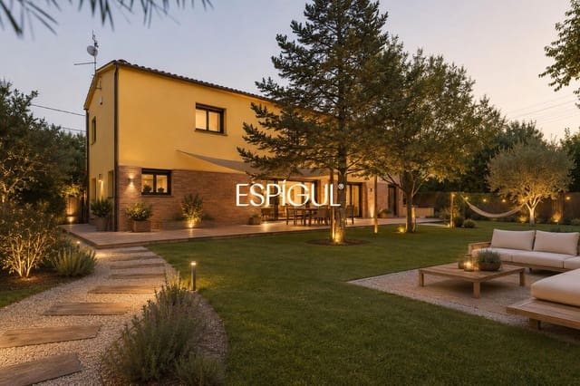 6 soveværelse Villa til salg i Girona by med garage - € 890.000 (Ref: 10015940)
