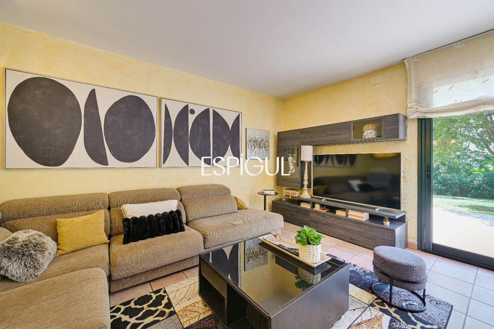 6 soveværelse Villa til salg i Girona by med garage - € 890.000 (Ref: 10015940)