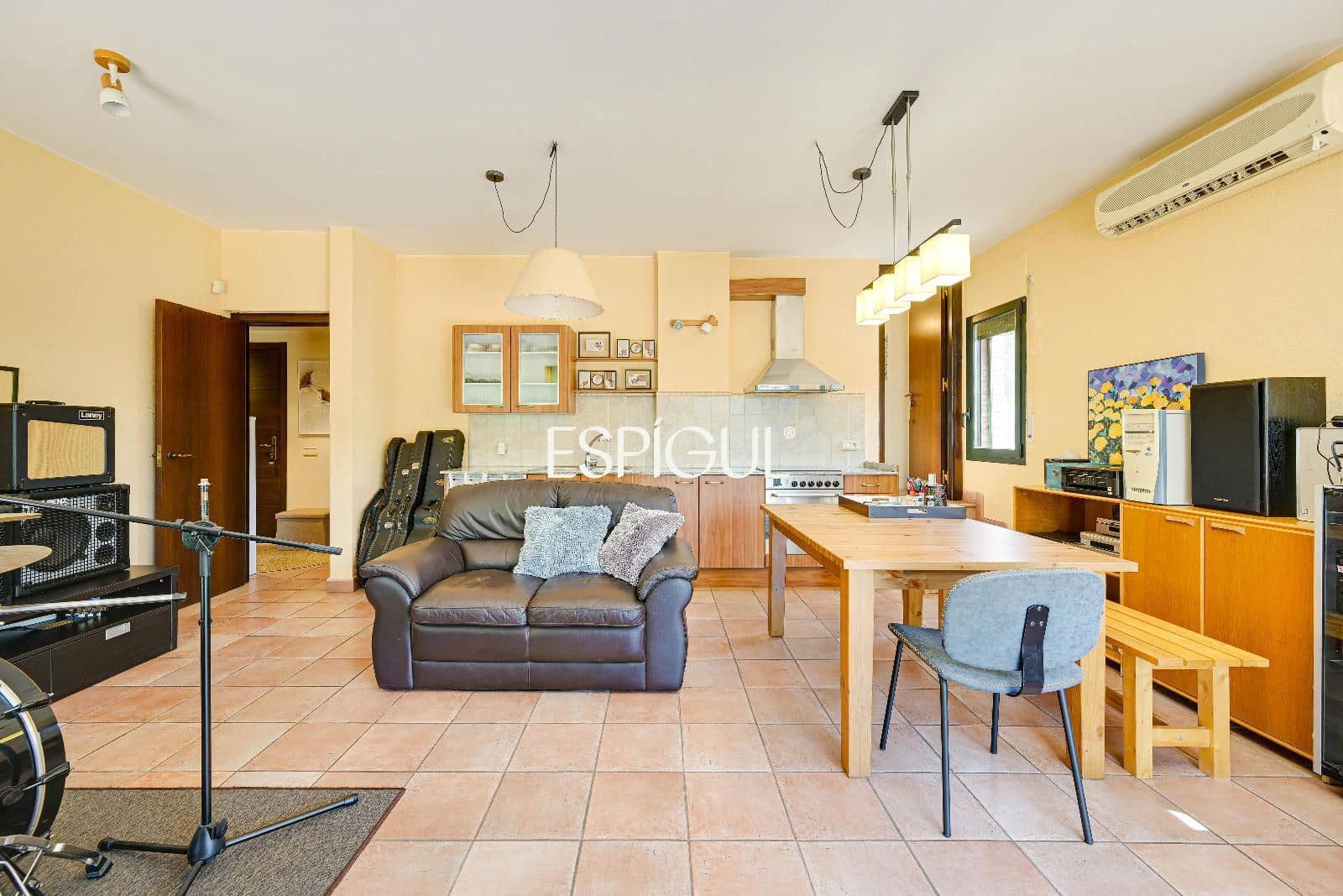 6 soveværelse Villa til salg i Girona by med garage - € 890.000 (Ref: 10015940)