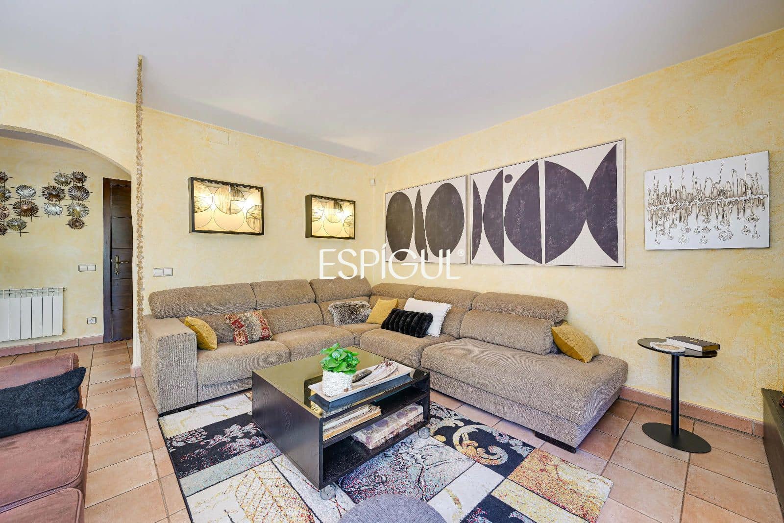 6 soveværelse Villa til salg i Girona by med garage - € 890.000 (Ref: 10015940)