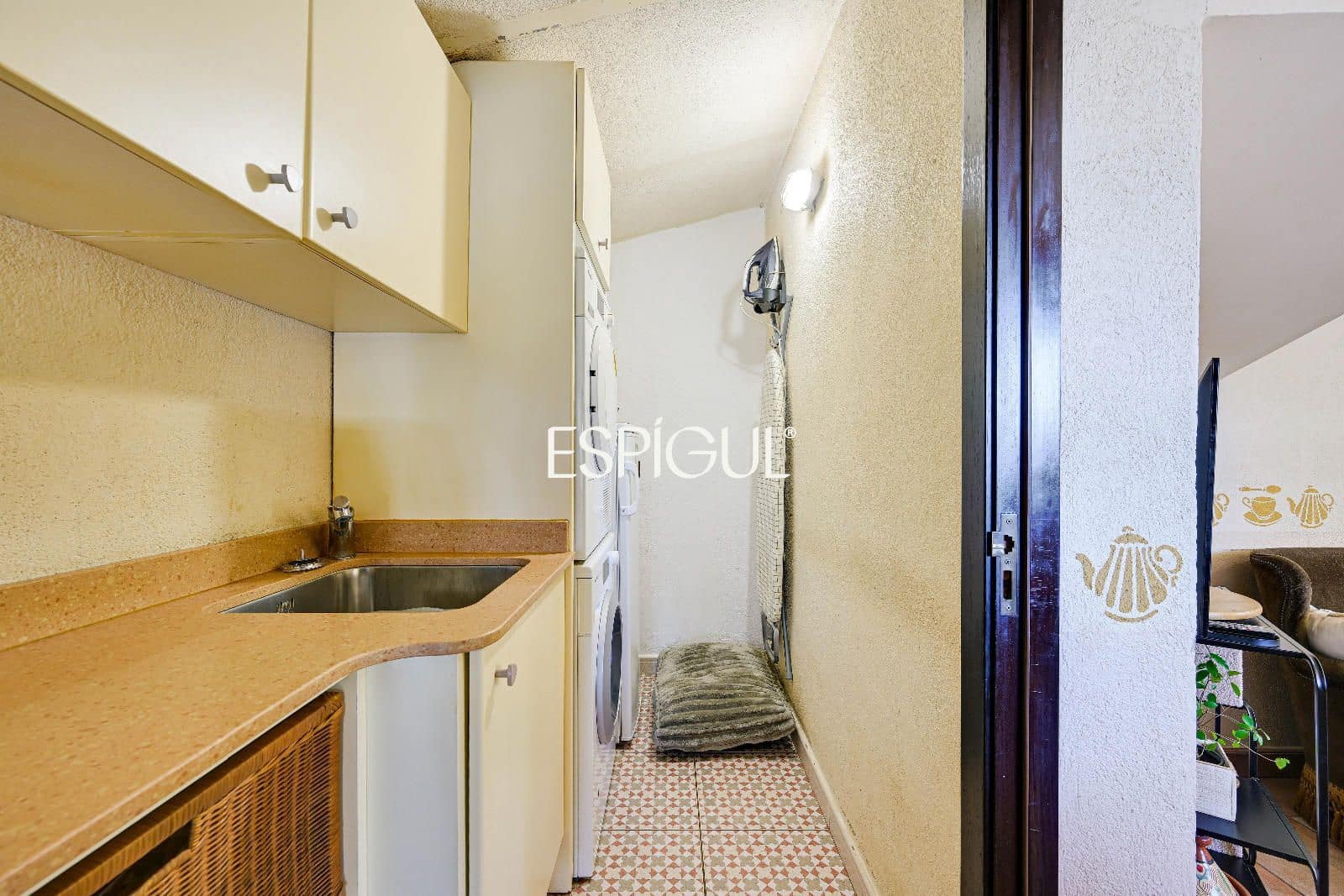6 soveværelse Villa til salg i Girona by med garage - € 890.000 (Ref: 10015940)