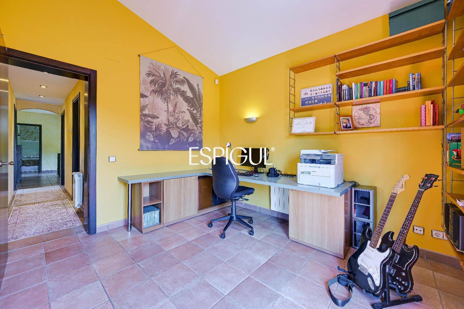 6 soveværelse Villa til salg i Girona by med garage - € 890.000 (Ref: 10015940)