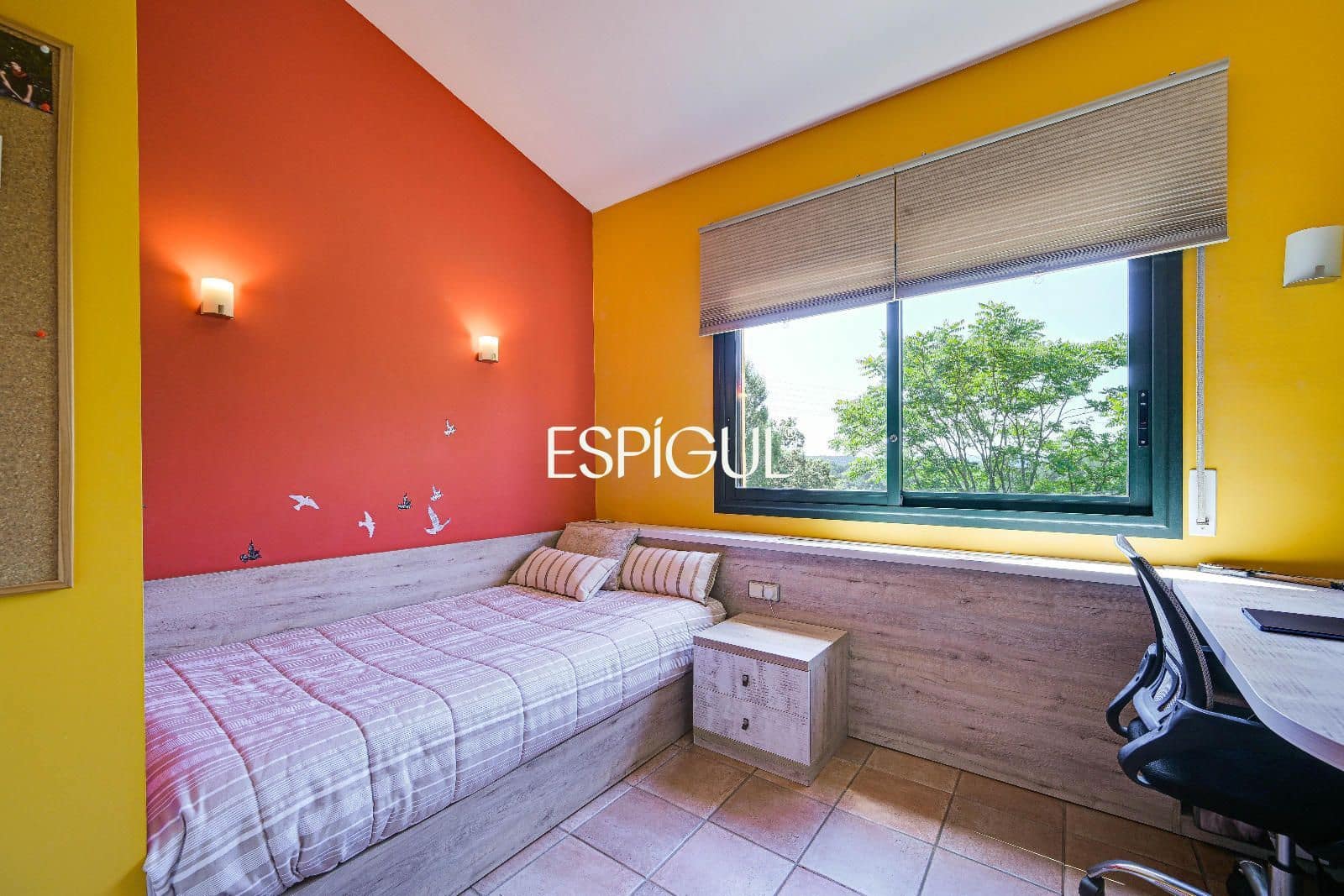 6 soveværelse Villa til salg i Girona by med garage - € 890.000 (Ref: 10015940)