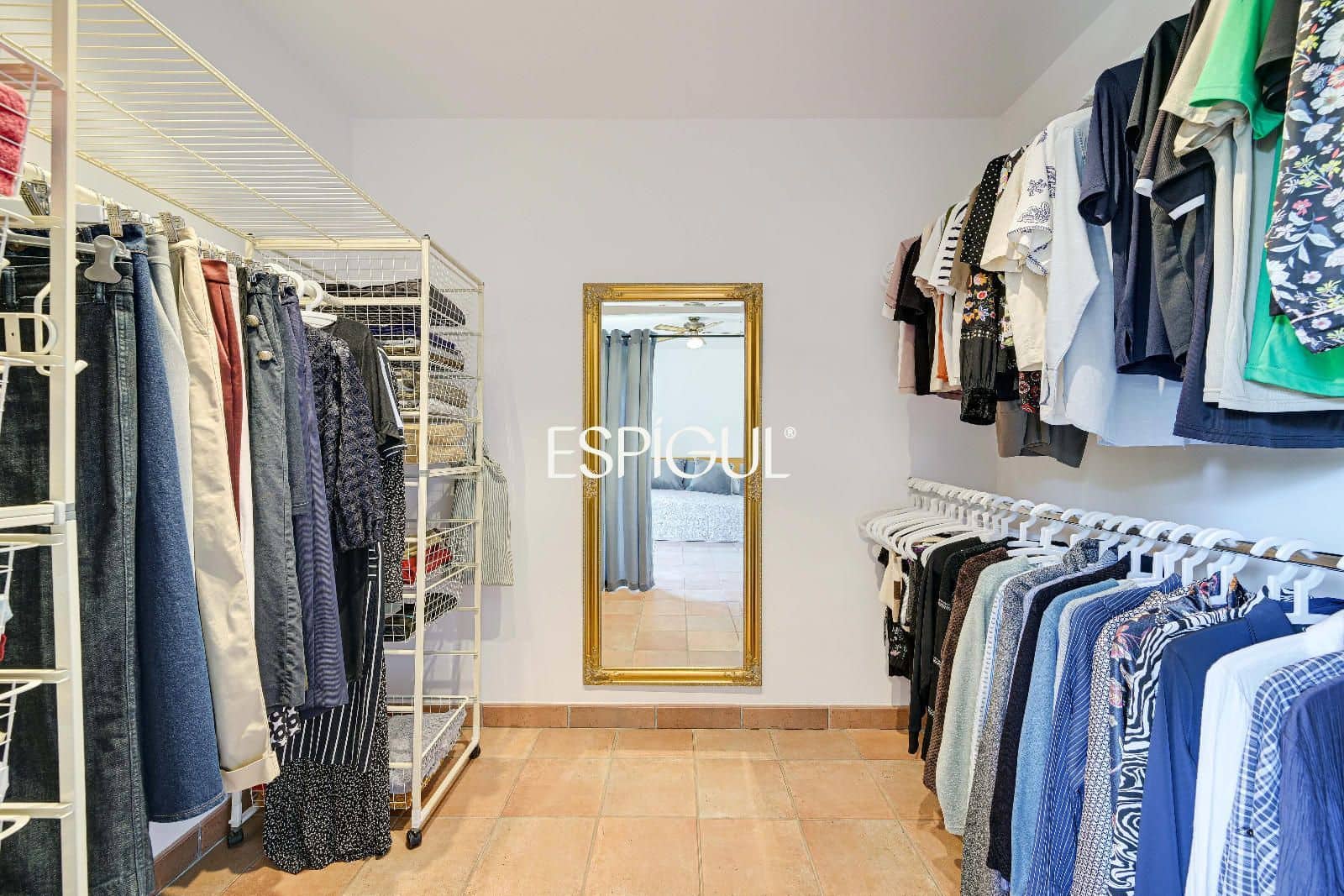 6 soveværelse Villa til salg i Girona by med garage - € 890.000 (Ref: 10015940)