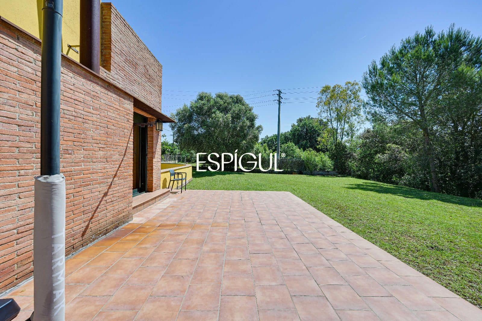 6 soveværelse Villa til salg i Girona by med garage - € 890.000 (Ref: 10015940)