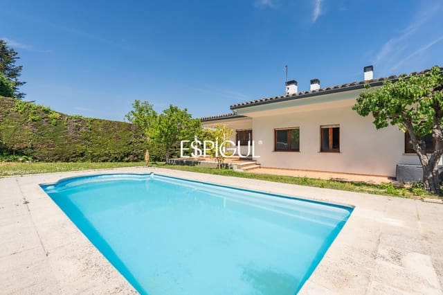 5 soveværelse Villa til salg i Girona by med swimmingpool garage - € 1.100.000 (Ref: 10015941)