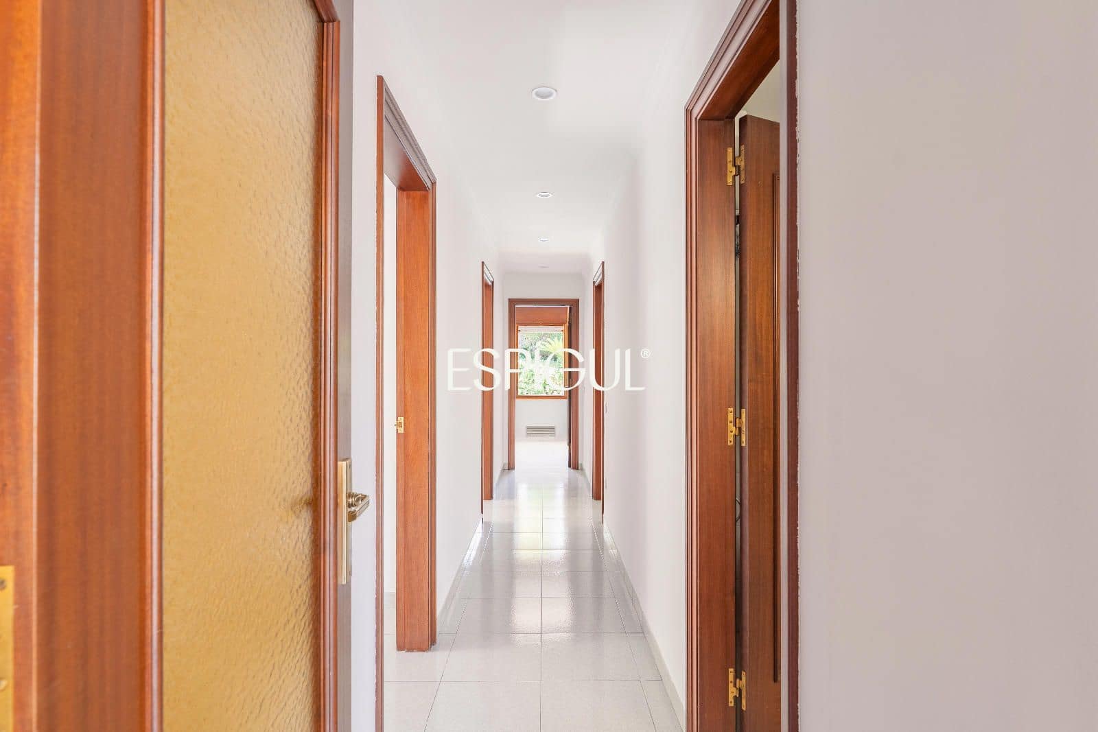5 soveværelse Villa til salg i Girona by med swimmingpool garage - € 1.100.000 (Ref: 10015941)