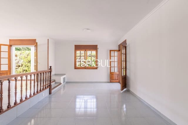 5 soveværelse Villa til salg i Girona by med swimmingpool garage - € 1.100.000 (Ref: 10015941)