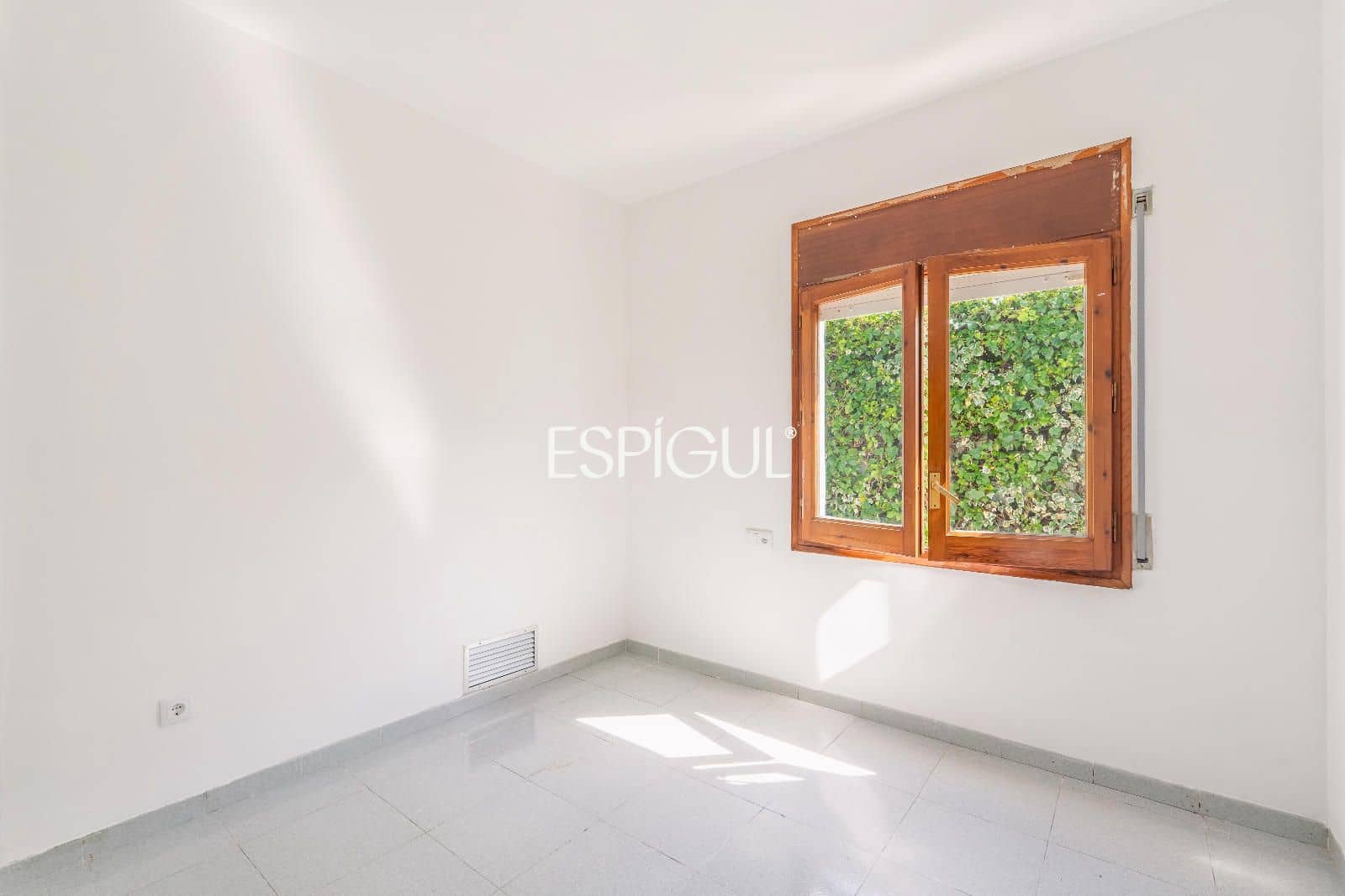 5 soveværelse Villa til salg i Girona by med swimmingpool garage - € 1.100.000 (Ref: 10015941)