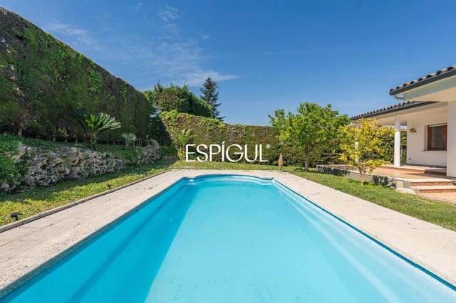 5 soveværelse Villa til salg i Girona by med swimmingpool garage - € 1.100.000 (Ref: 10015941)