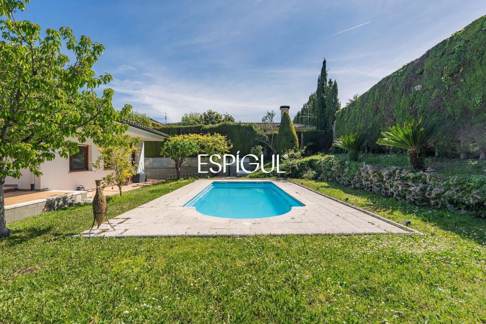 5 soveværelse Villa til salg i Girona by med swimmingpool garage - € 1.100.000 (Ref: 10015941)
