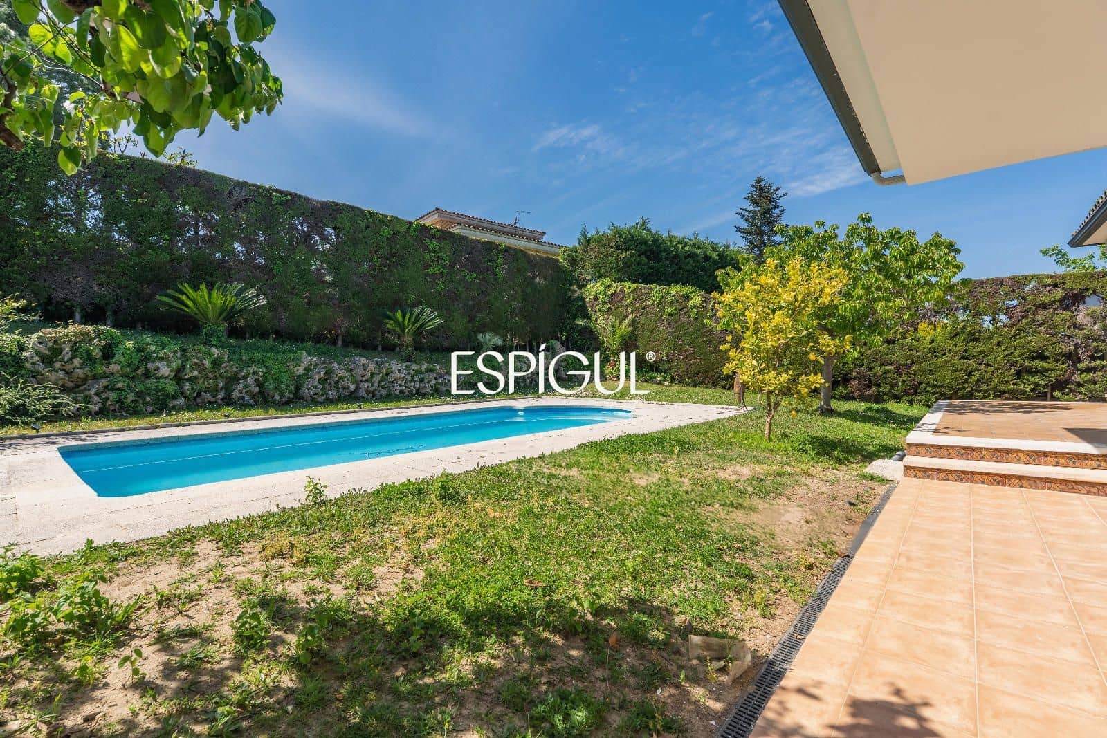 5 soveværelse Villa til salg i Girona by med swimmingpool garage - € 1.100.000 (Ref: 10015941)
