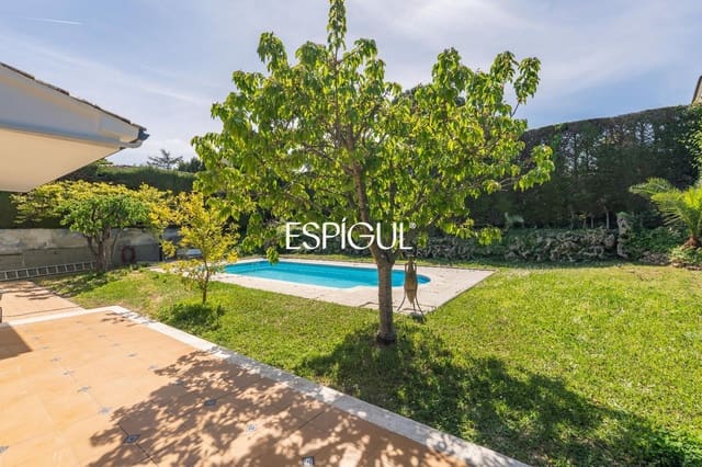 5 soveværelse Villa til salg i Girona by med swimmingpool garage - € 1.100.000 (Ref: 10015941)