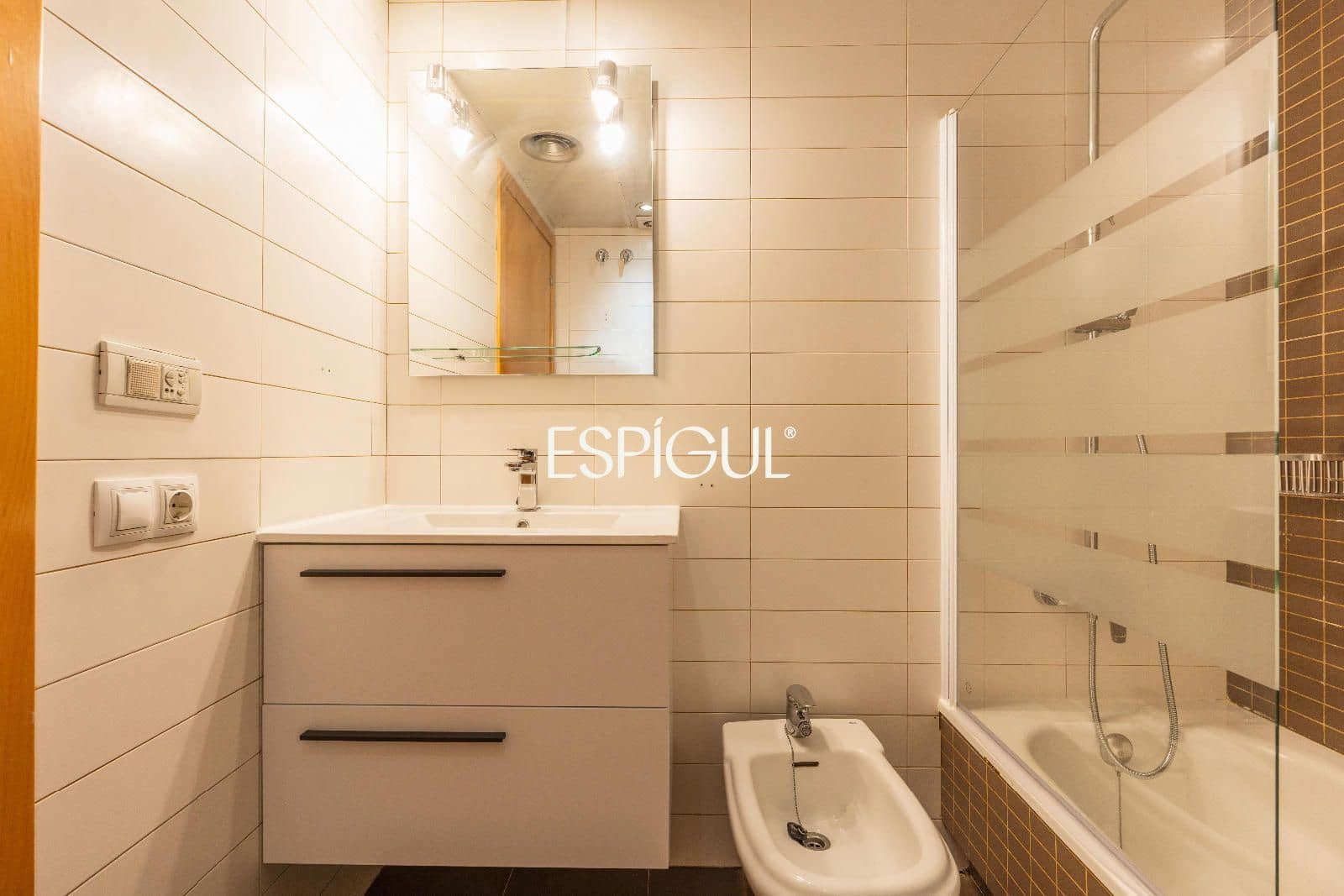 2 sovrum Lägenhet till salu i Girona stad - 245 000 € (Ref: 10015943)