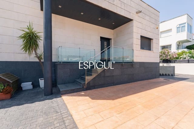 5 bedroom Villa for sale in Roses with pool garage - € 1,900,000 (Ref: 10015944)