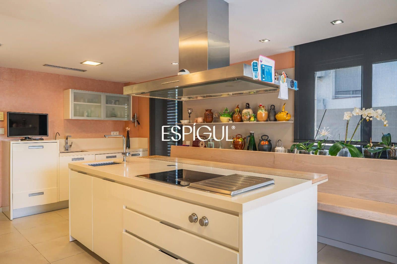 5 bedroom Villa for sale in Roses with pool garage - € 1,900,000 (Ref: 10015944)