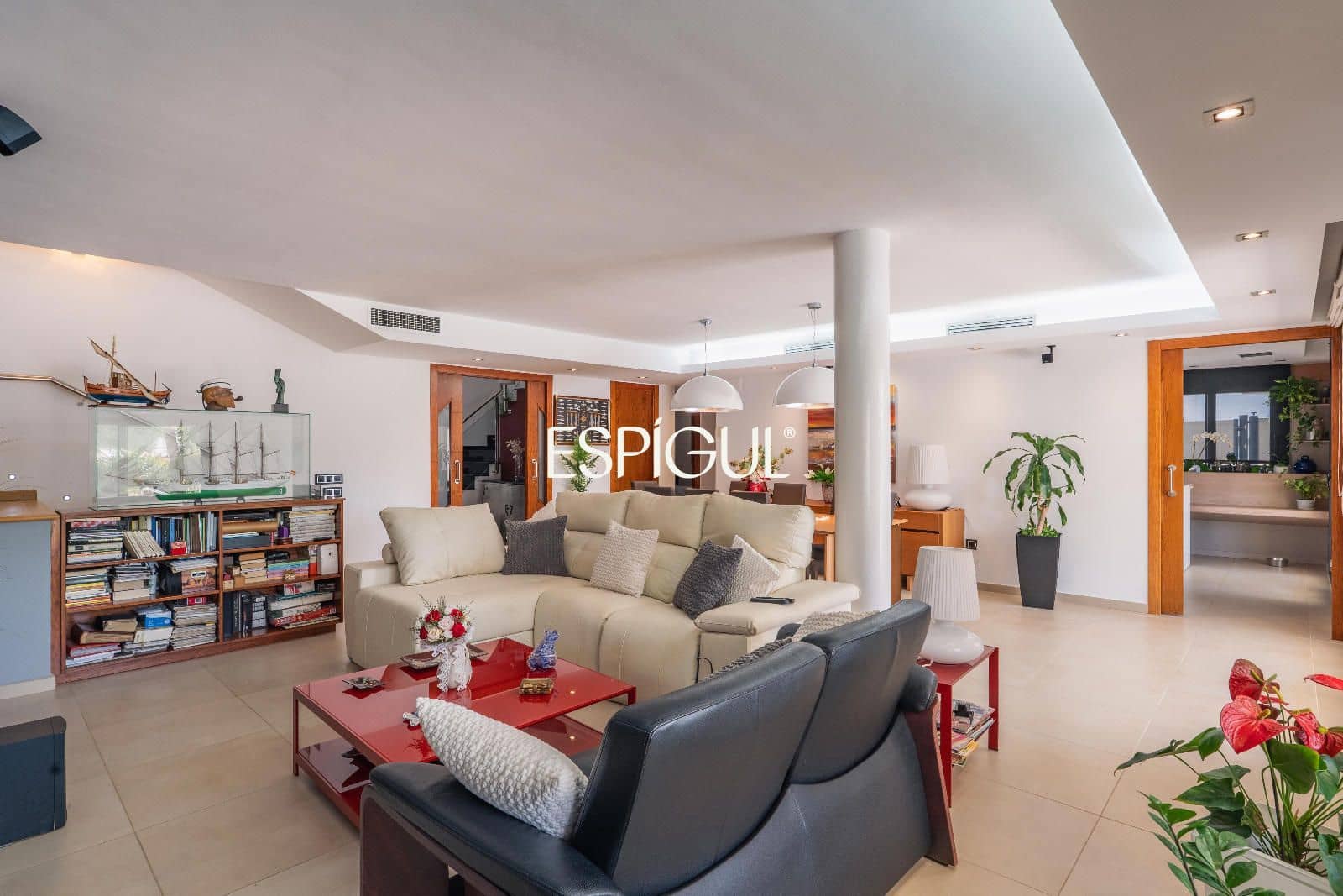 5 bedroom Villa for sale in Roses with pool garage - € 1,900,000 (Ref: 10015944)