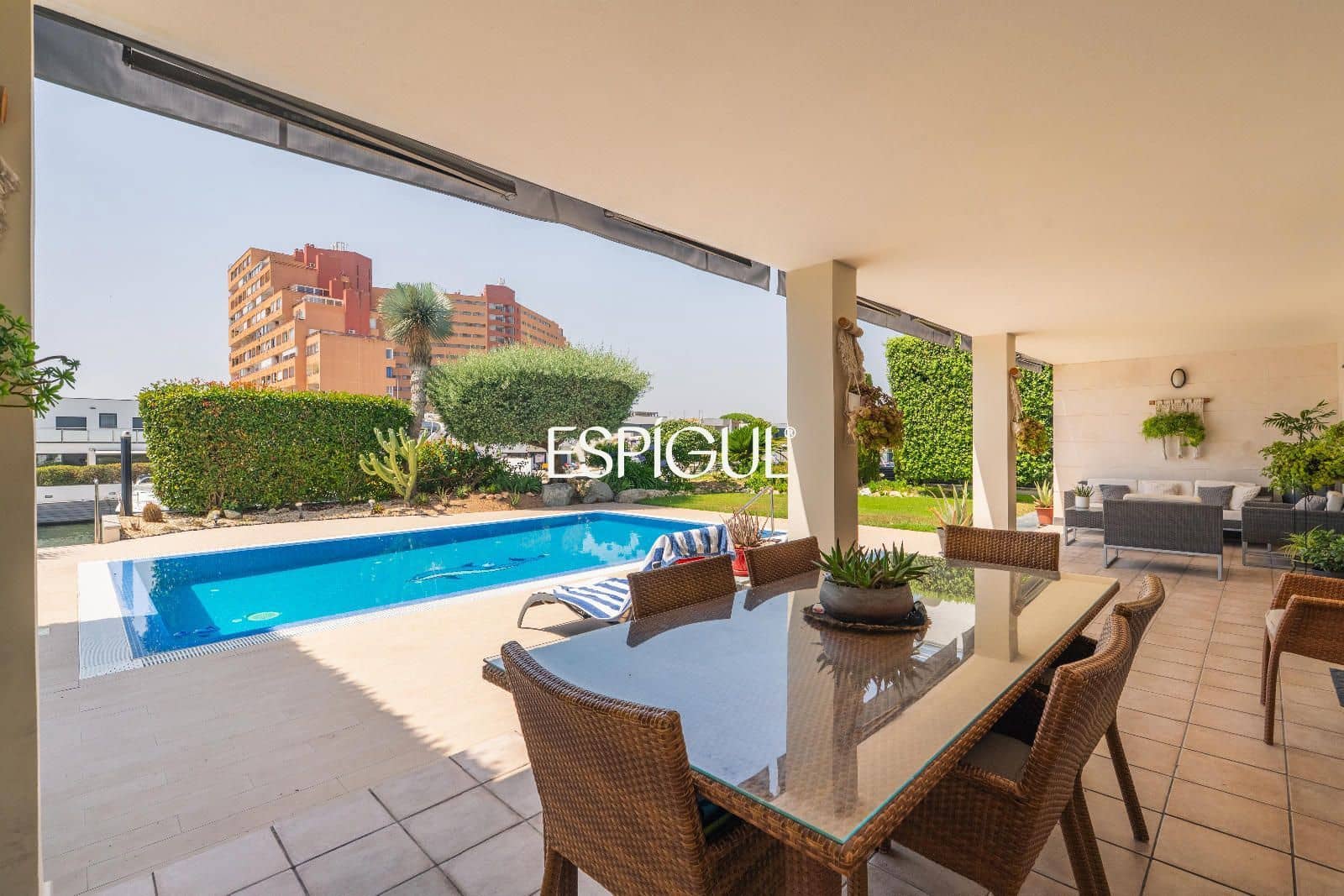 5 bedroom Villa for sale in Roses with pool garage - € 1,900,000 (Ref: 10015944)
