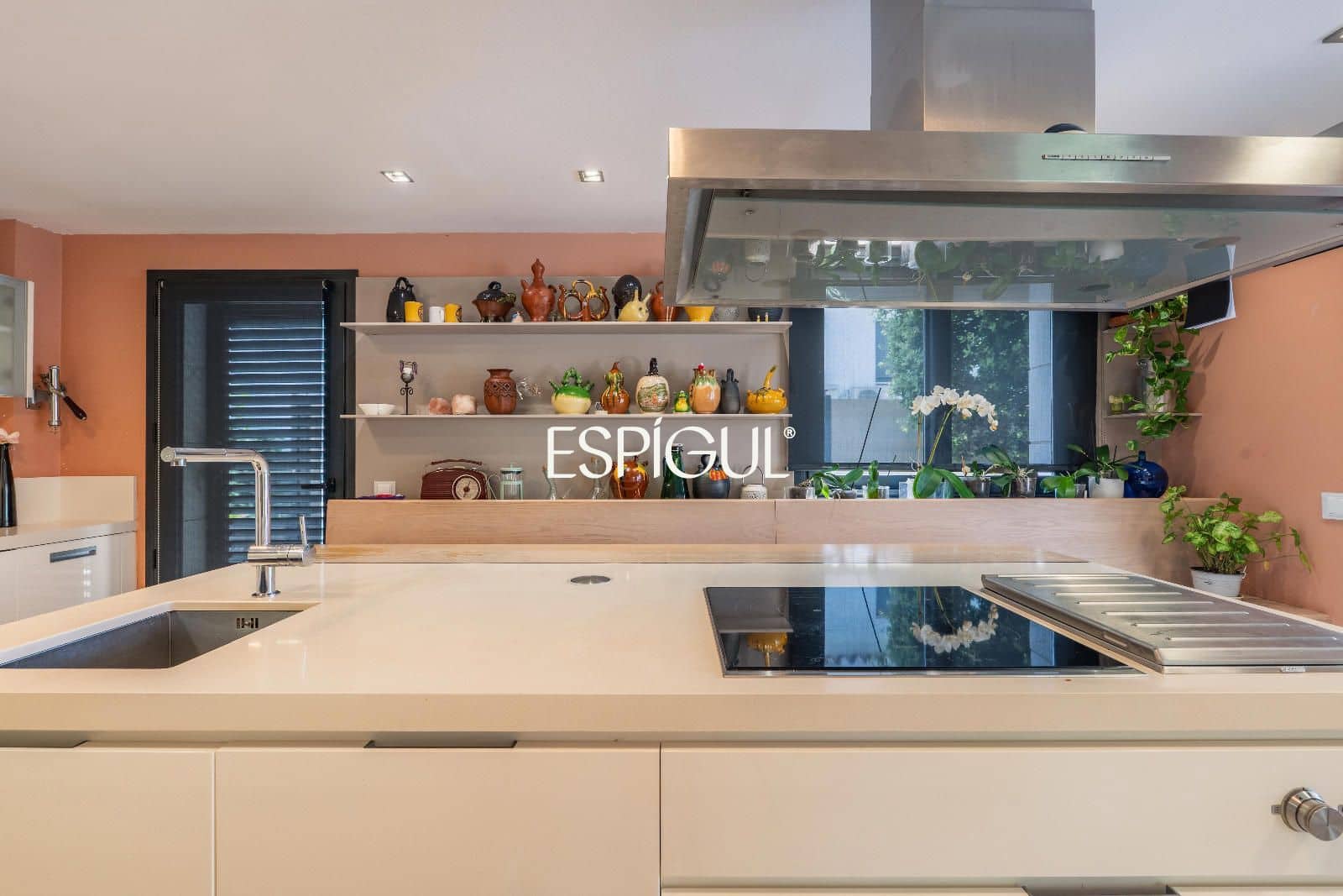 5 bedroom Villa for sale in Roses with pool garage - € 1,900,000 (Ref: 10015944)