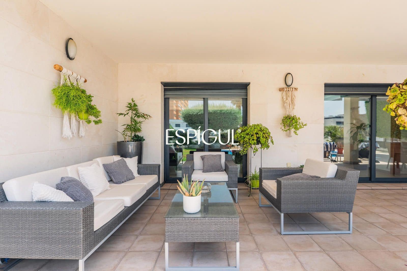 5 bedroom Villa for sale in Roses with pool garage - € 1,900,000 (Ref: 10015944)